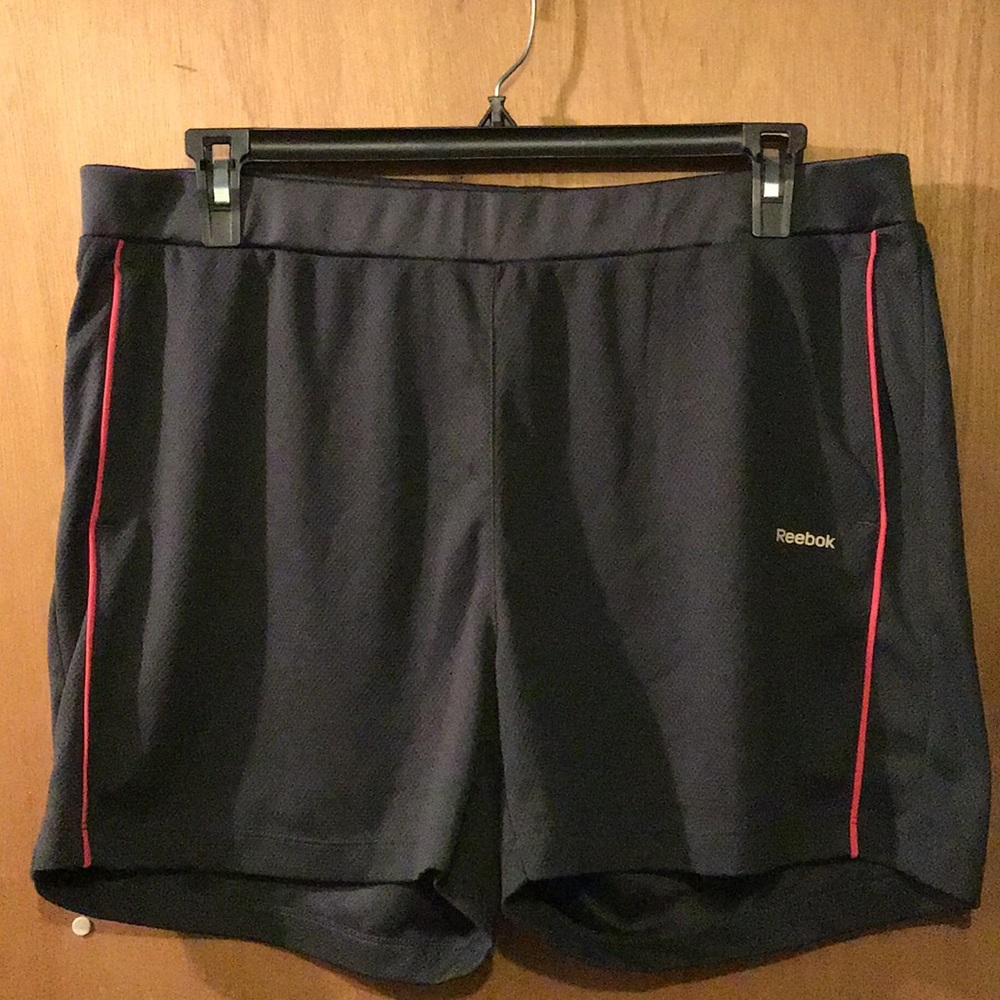 Reebok Women’s Workout Shorts with Pockets!! 2XL